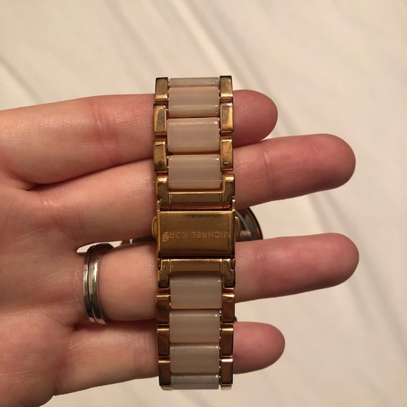 Michael Kors rose gold Parker watch - Picture 2 of 2